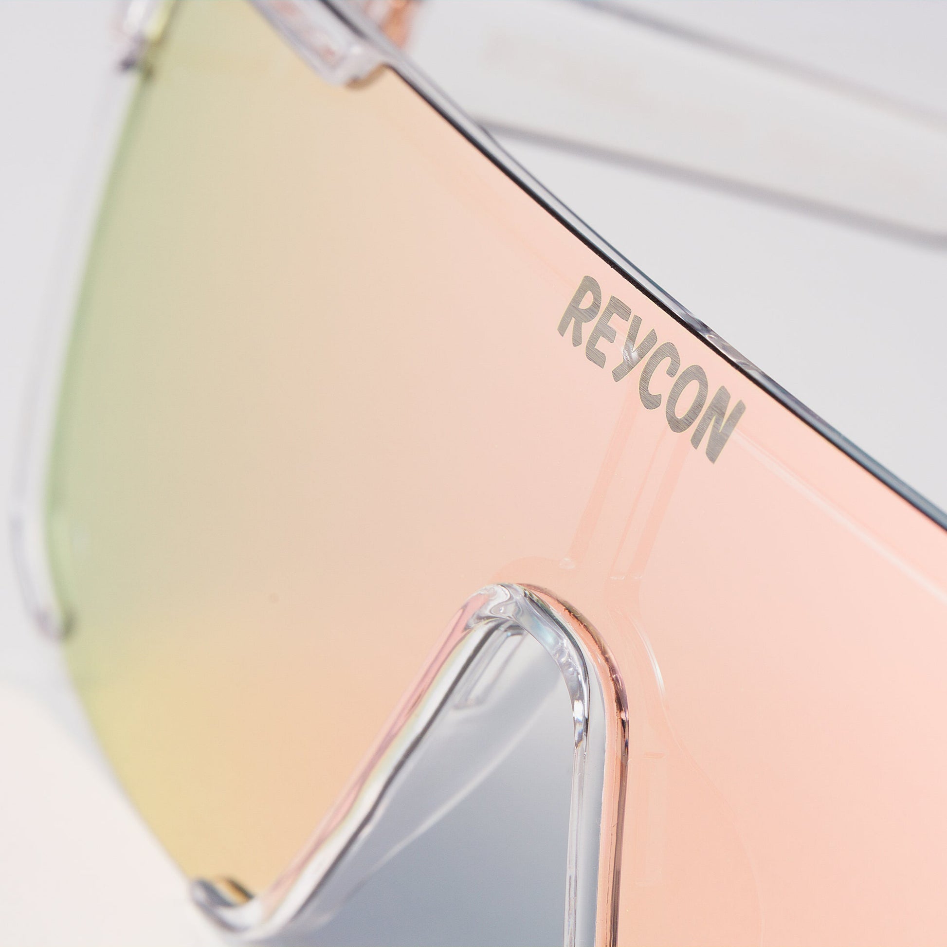 Lunettes de soleil polarisées Reycon Thrill Rush rose et transparent